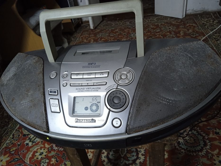 Продам магнитофон Панасоник.