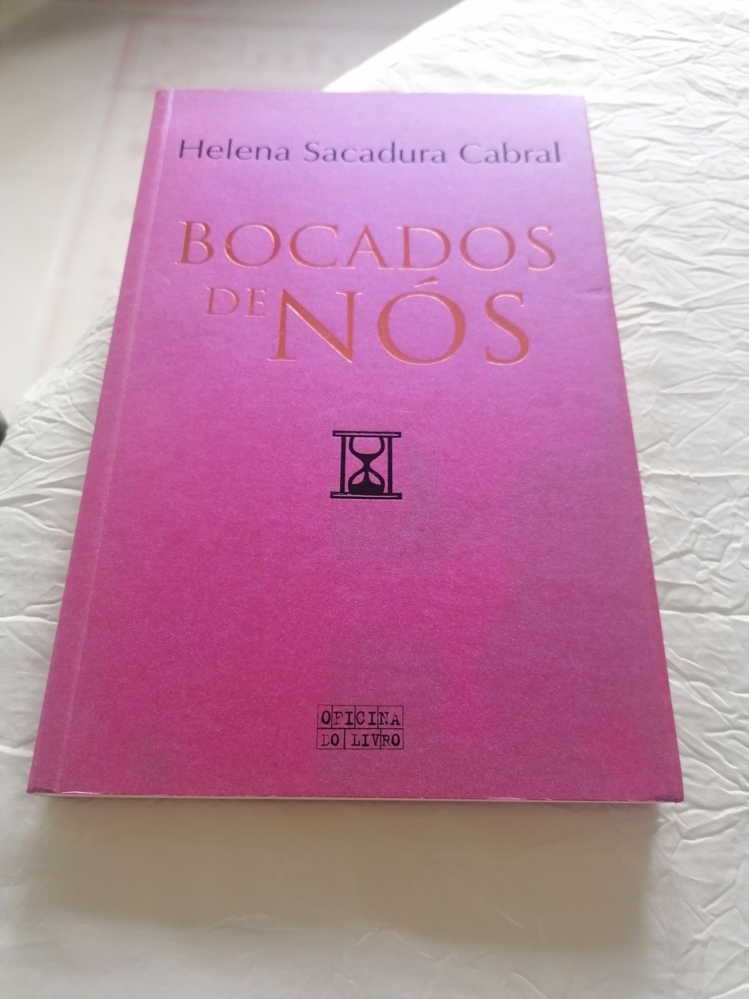 Livro "Bocado de mim" de Helena Sacadura Cabral.