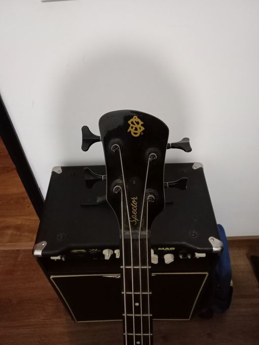 Baixo spector performer 4