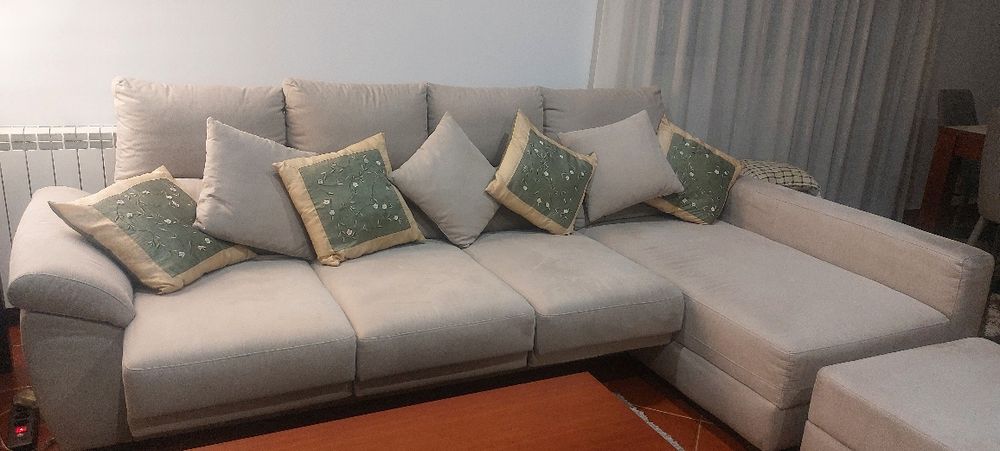 Sofá com chaise longue 4 lugares