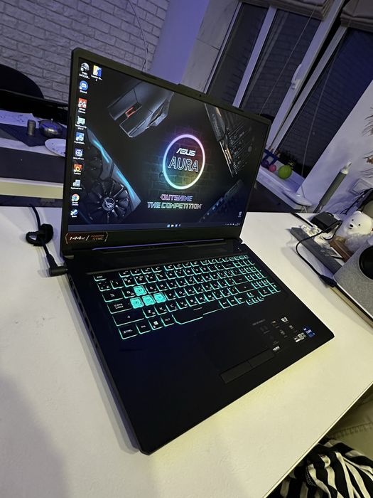 ASUS TUF 17.3 144Hz/NVIDIA RTX 3060/Intel i7 11800H/DDR4 16GB/SSD512GB