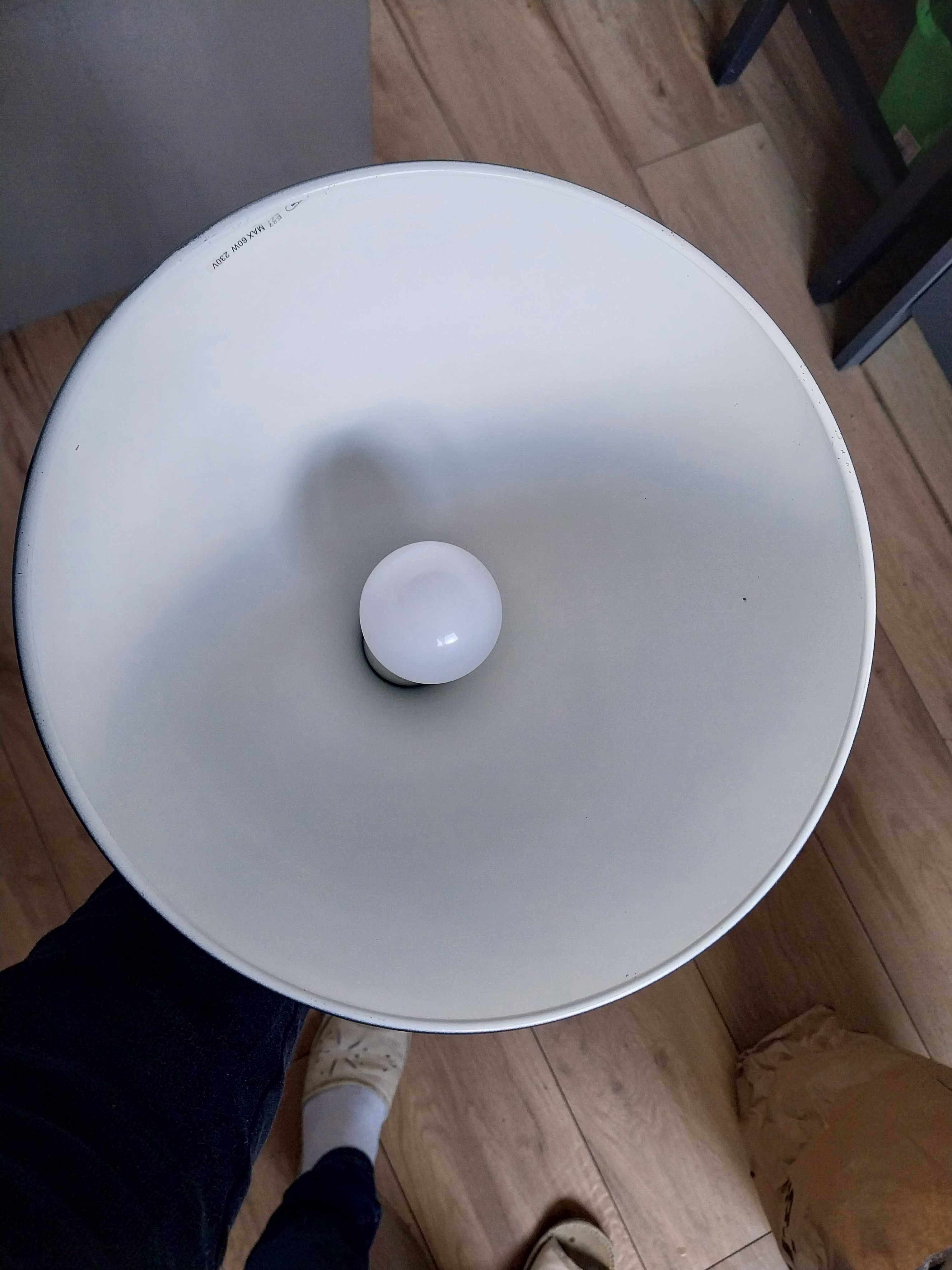 Lampa wiszącą sufitowa czarna