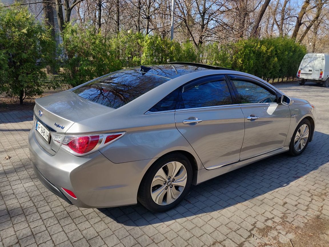 Продам Hyundai Sonata hybrid limited