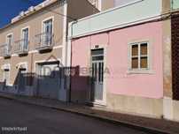 Casa antiga por recuperar no centro de Loulé