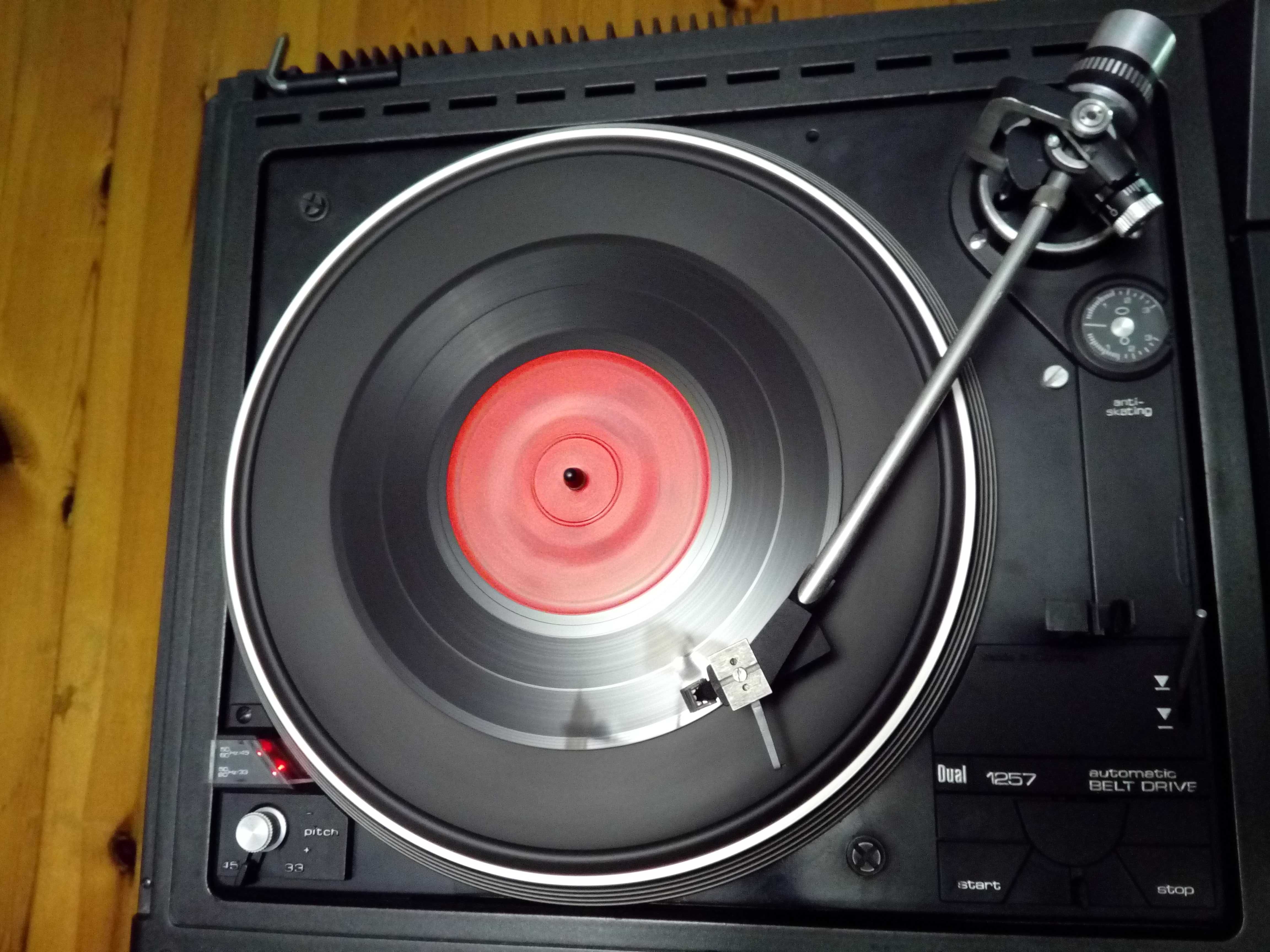 Konsola nagłaśniająca radio gramofon magnetofon