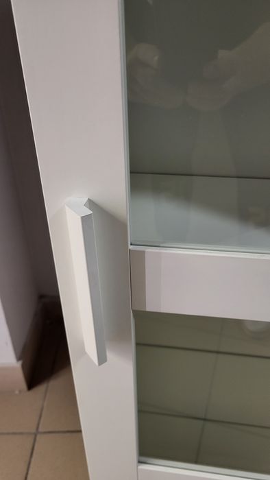 IKEA Brimnes wisząca szafka otwierana, elegancka, biała