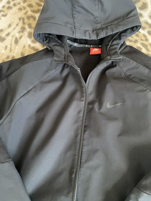Продам куртку Nike демісезон