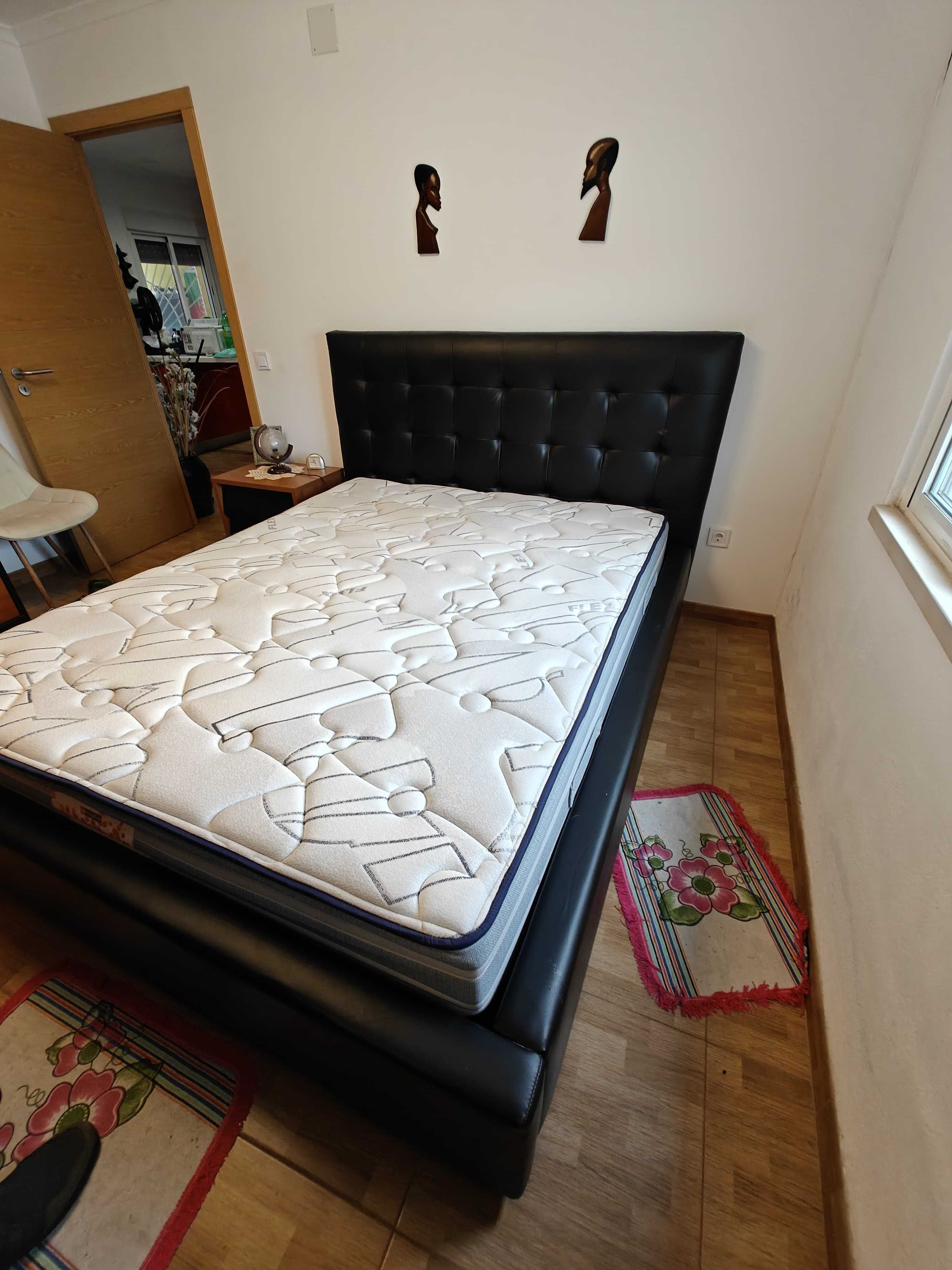 Cama de casal com estrado e colchão
