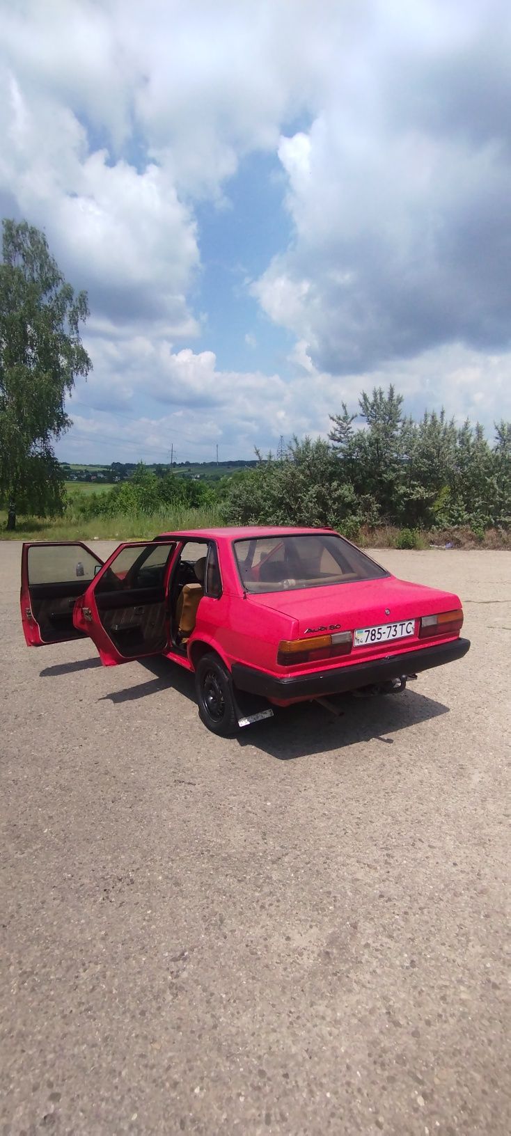 Продам Audi 80  1.6