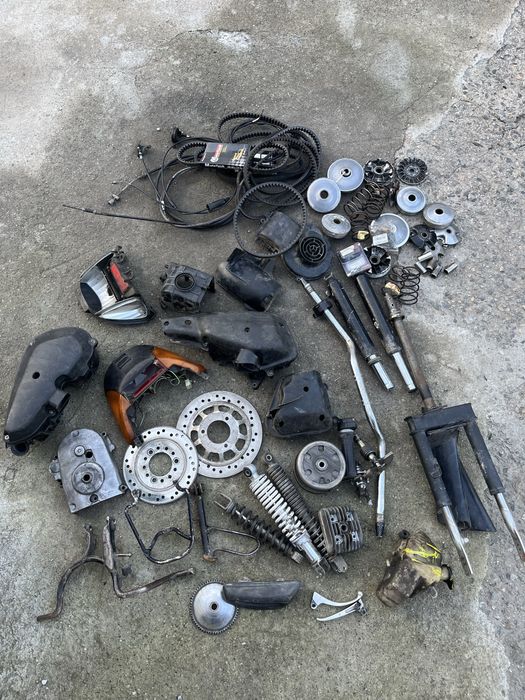 Запчасти на мопеды продам все лотом