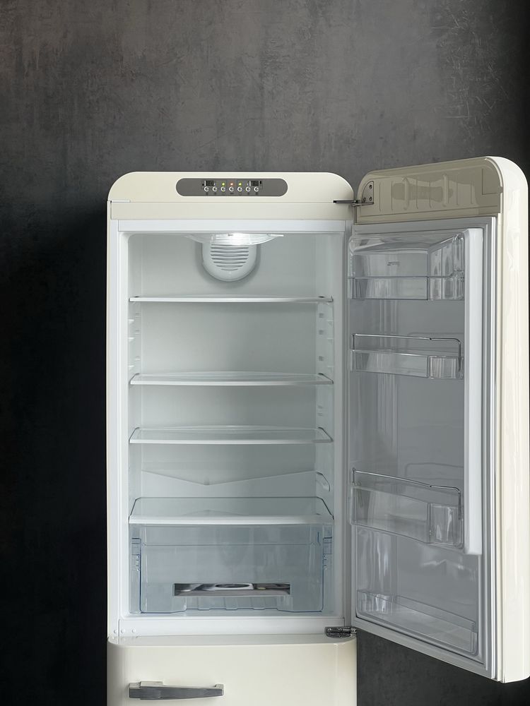 Холодильник Smeg FAB 32 ретро стиль 50-х холодильник