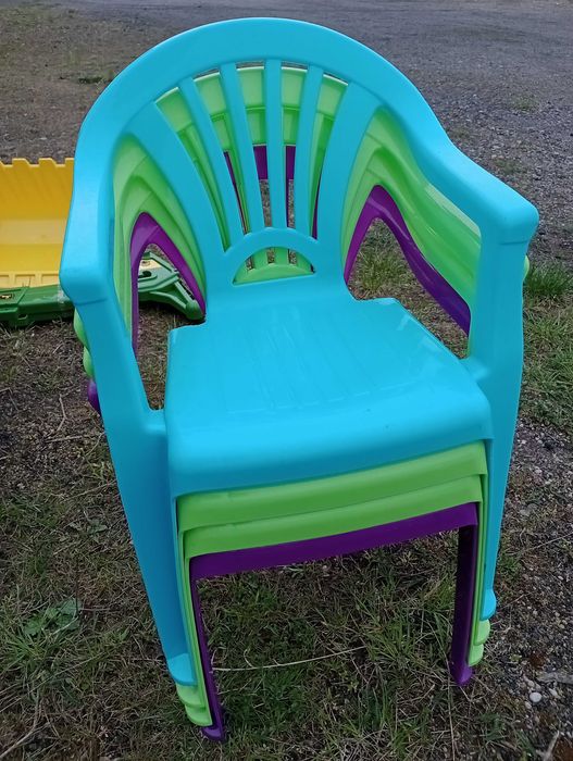 Krzesełko dziecięce - 1 szt.