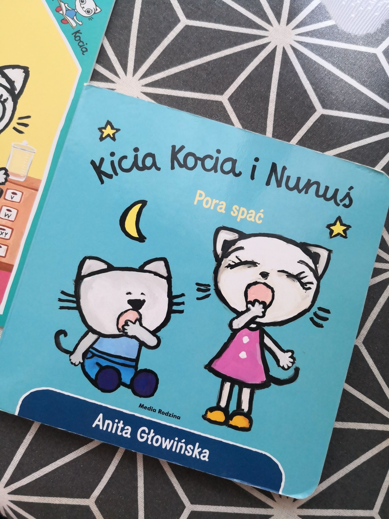 Kicia kocia i Nunuś kicia kocia w aptece