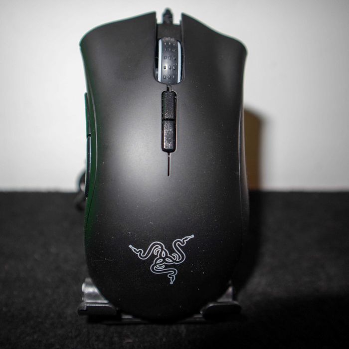 Rato Razer DeathAdder Elite – Em excelente estado, com caixa