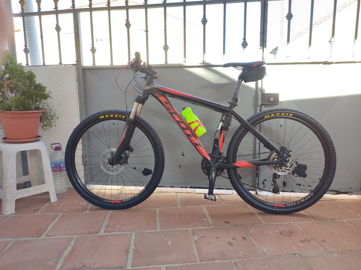 Bicicleta BTT Scott Scale 770 27'5 em bom estado
