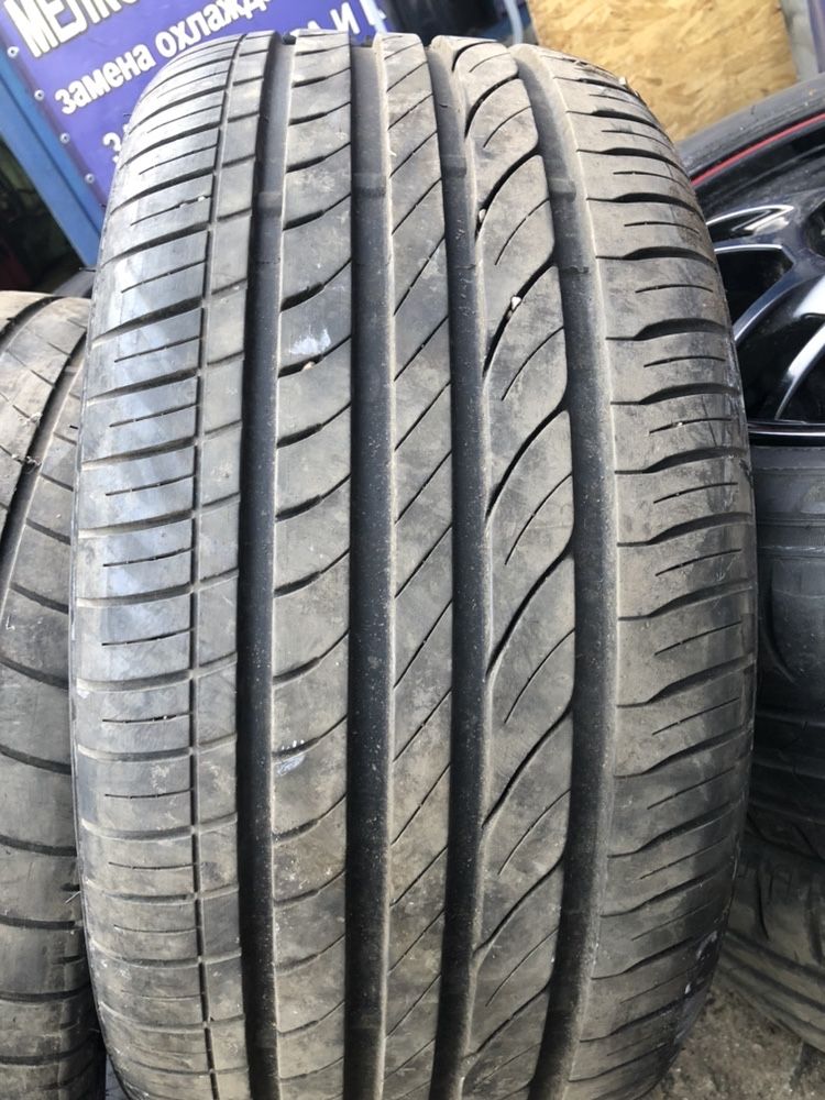 Продам резину 235/30 R20