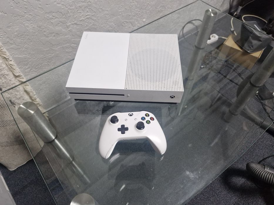Продам XBOX S 500g