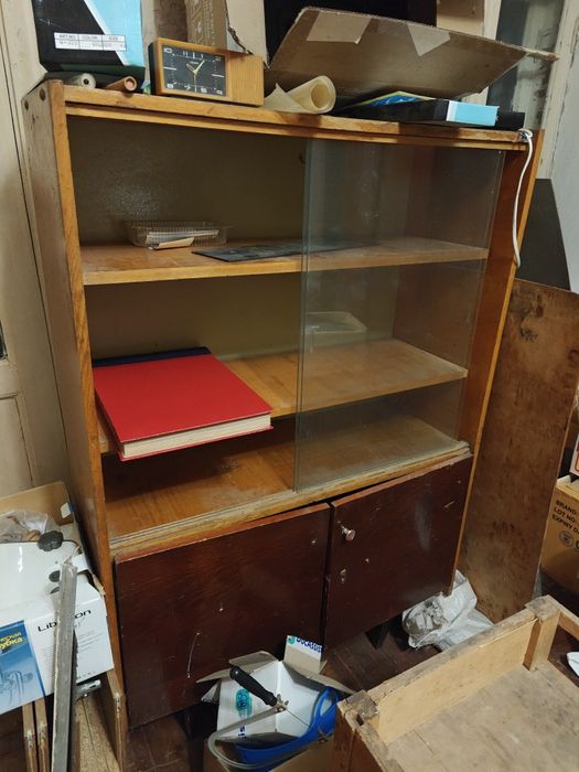 Сервант-книжкова шафа