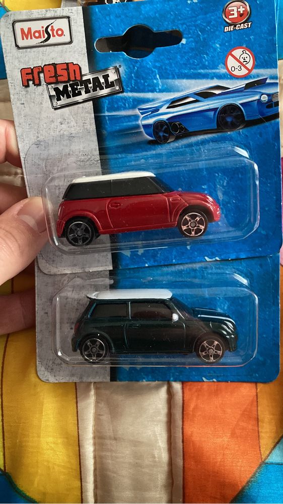 Carrinhos miniatura