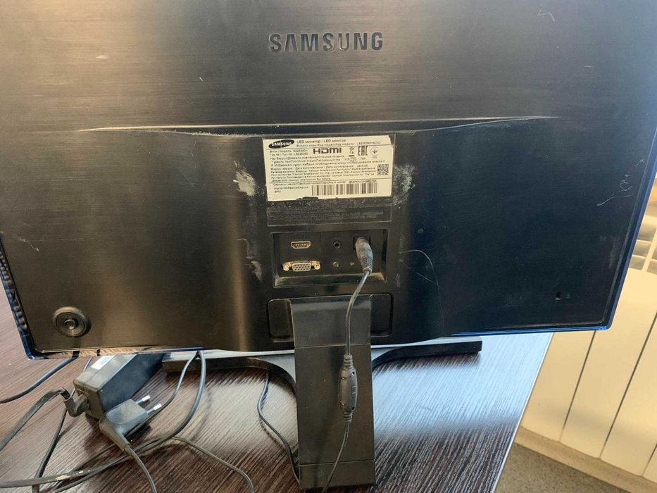 монитор SAMSUNG LS22E390HSO/CI