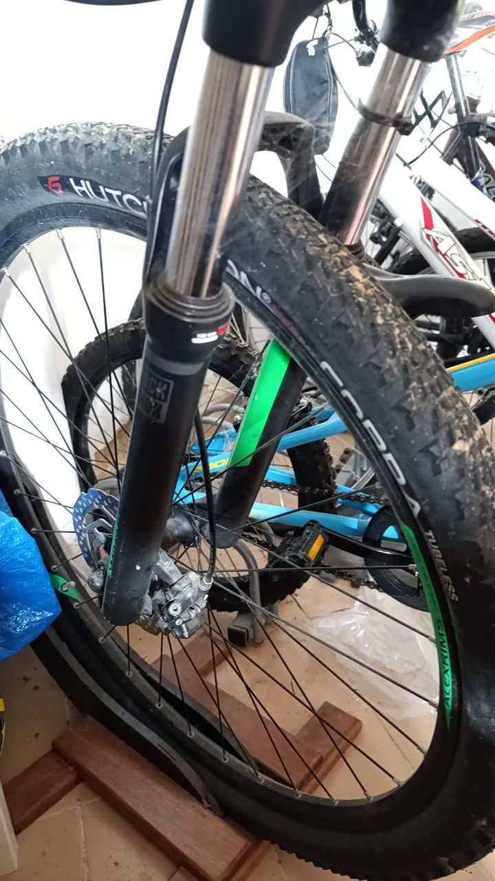 Bicicleta CUBE quase nova