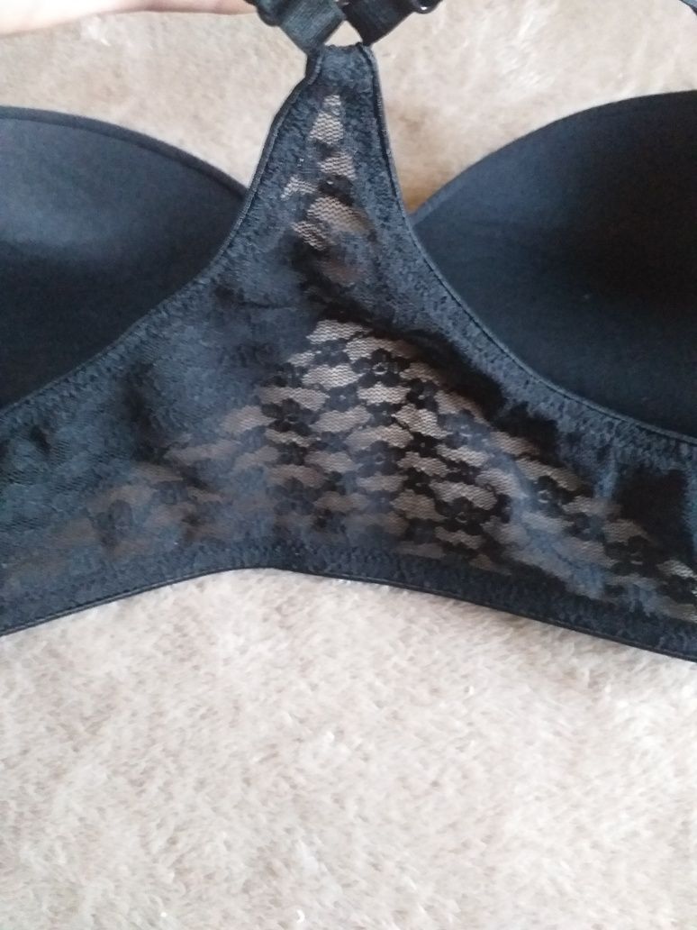 Biustonosz push-up H&M zapinany z przodu, jak nowy roz. 75C.