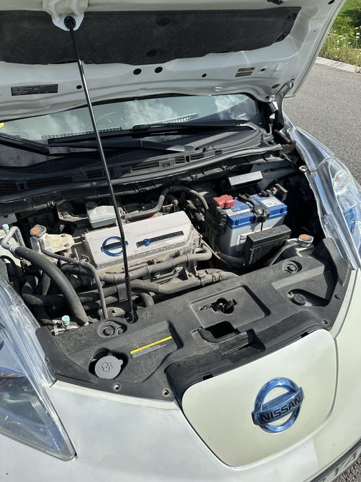 Продам Nissan Leaf