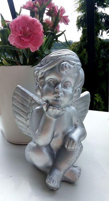 Figurka aniołek chrom ozdoba do domu, ogrodu, na cmentarz, grób