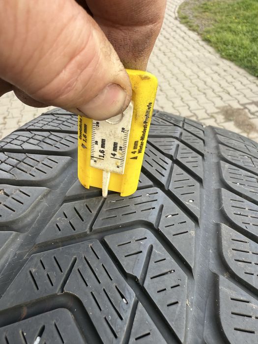 4x opona zimowa Pirelli Scorpion Winter 235/55 R19 101H MO