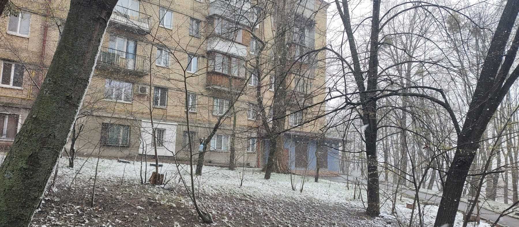 2 кімн Чоколівка Солом’янка Фучика ( Чапека ) 46квм 1 пов Хрущівка