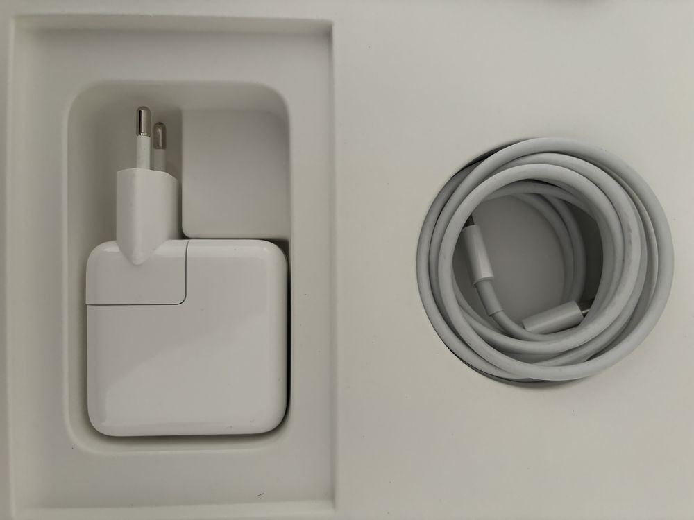 Apple Macbook Air 13.3” M1 8GB 256 GB SSD Silver