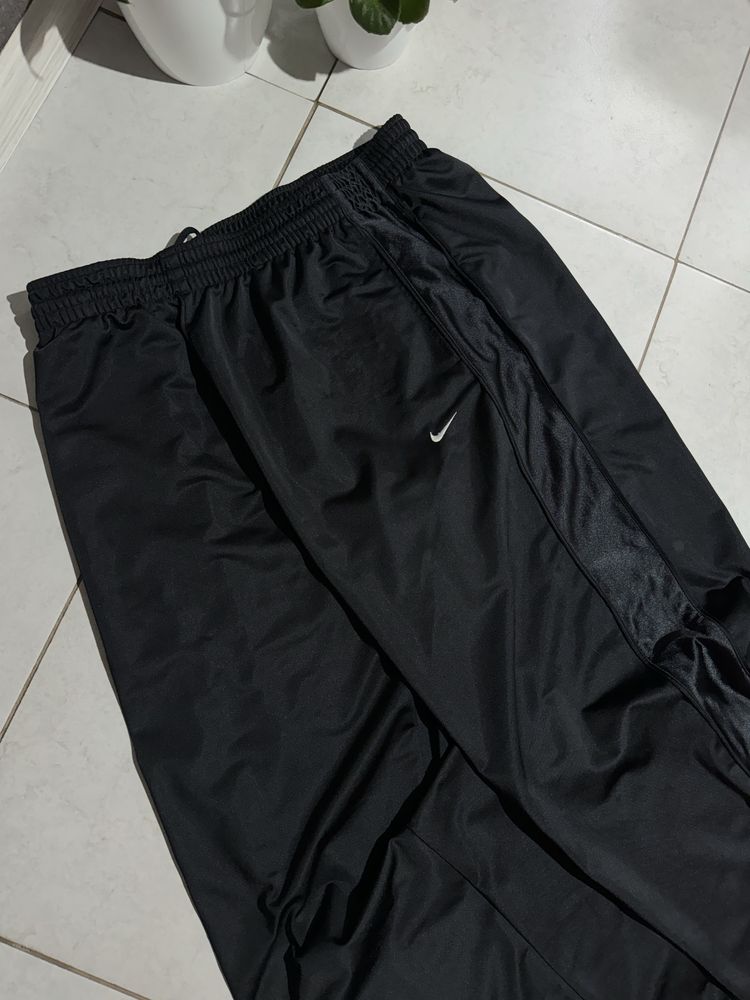 Чоловічі чорні вінтажні штани Nike XL