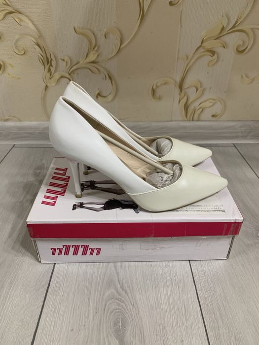Белые туфли 37 размер