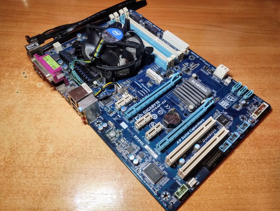GIGABYTE GA-Z68AP-D3(сокет 1155) + i5-3570 3.4GHz + кулер
