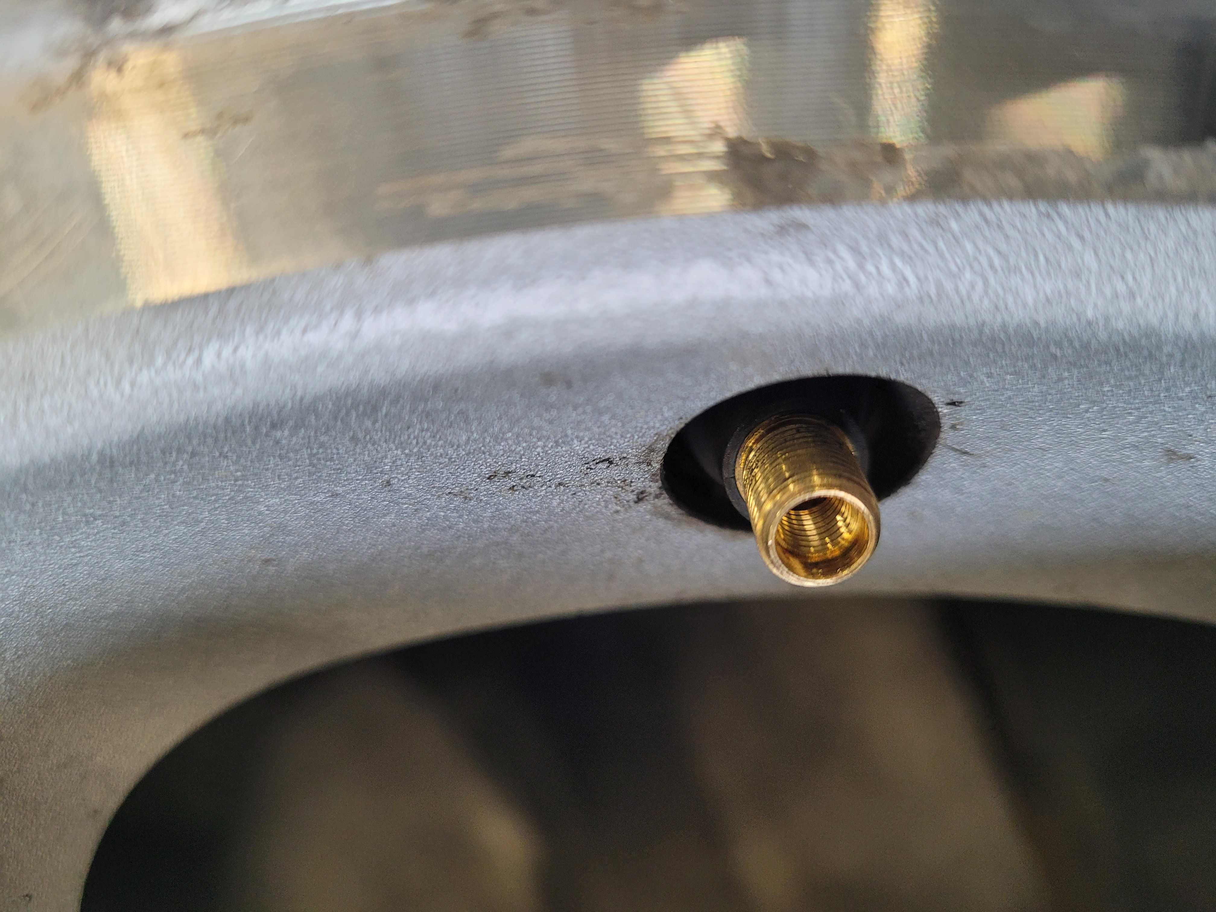 Felgi aluminiowe Mistubishi pajero r 16