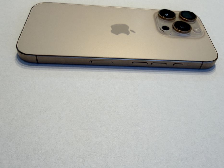 Iphone 16 pro zloty Desert Titanium 128