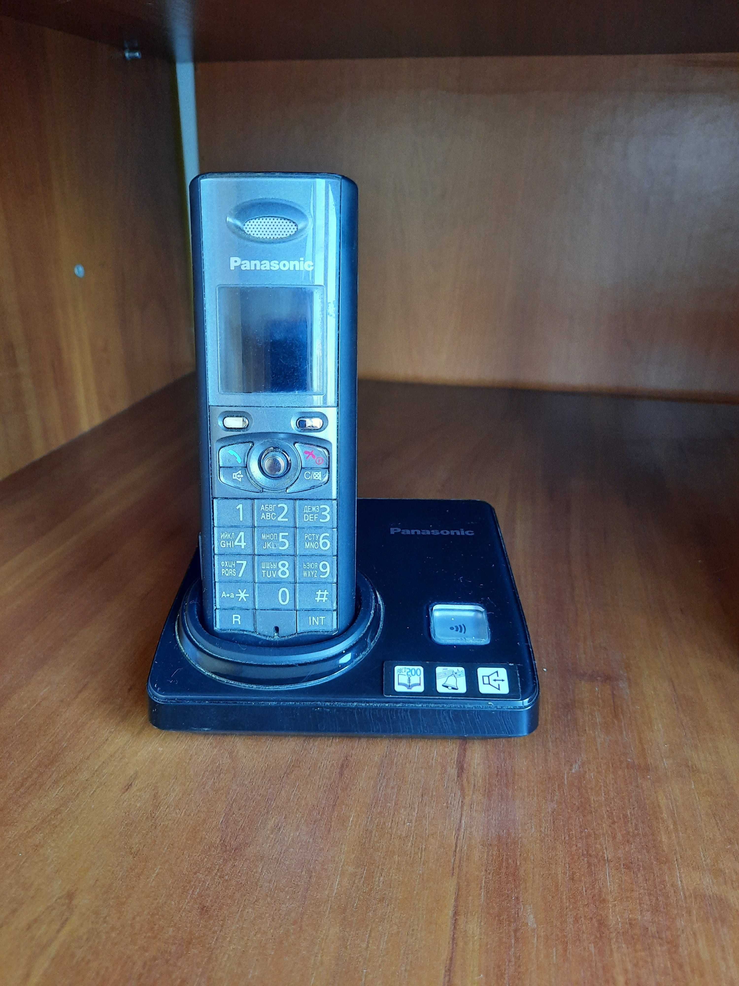 Телефон стационарный Panasonic KX-TG8207UA