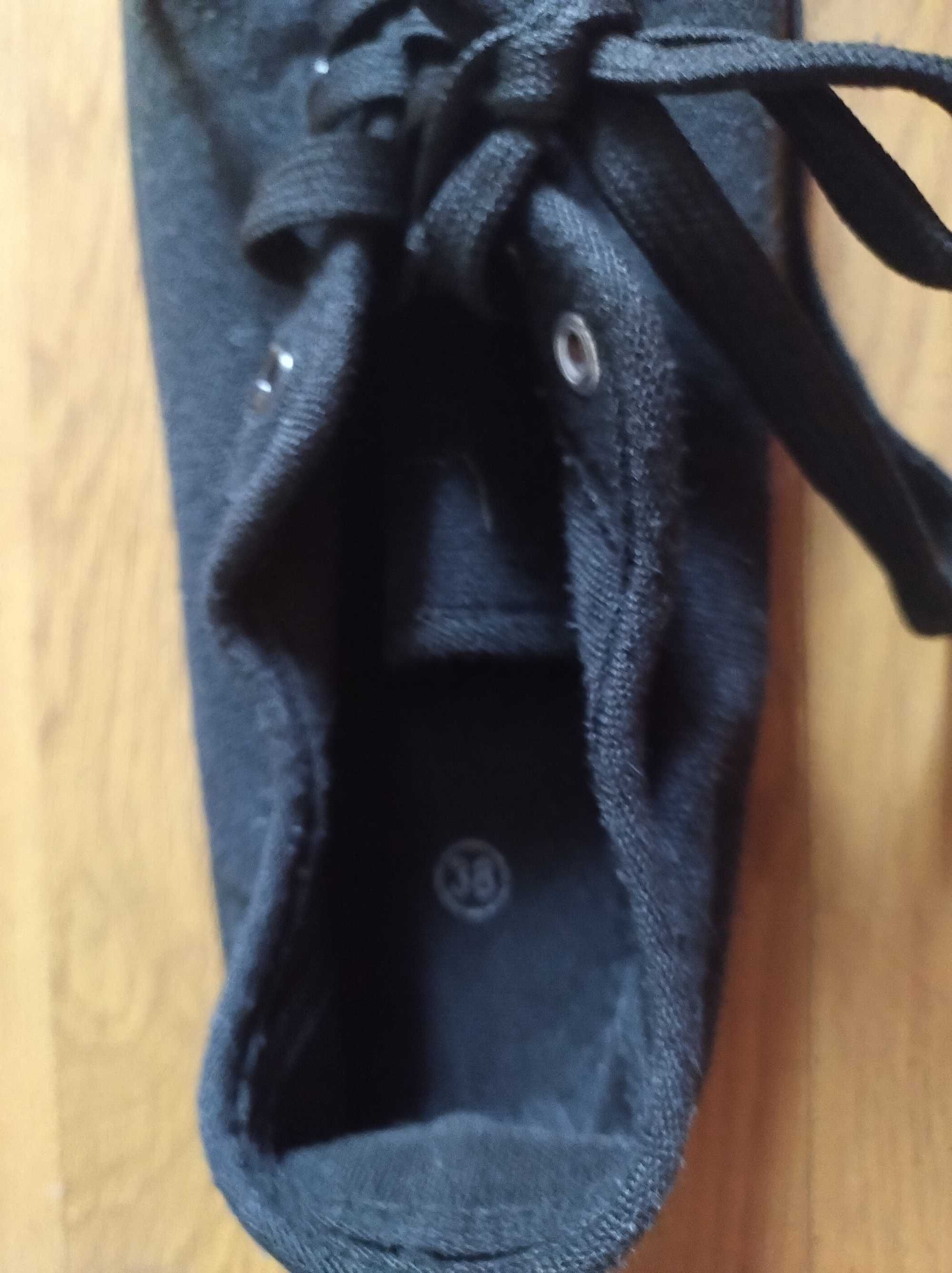 Buty chłopięce trampki