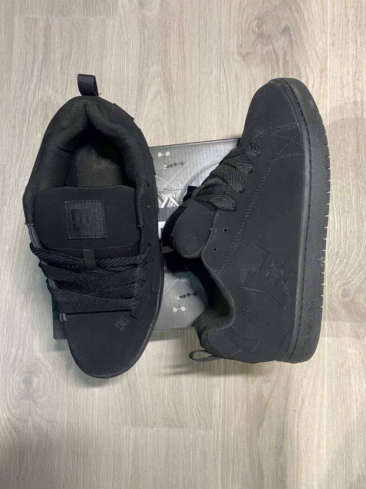 Кросівки DC Shoes Graffik Court, Sk8