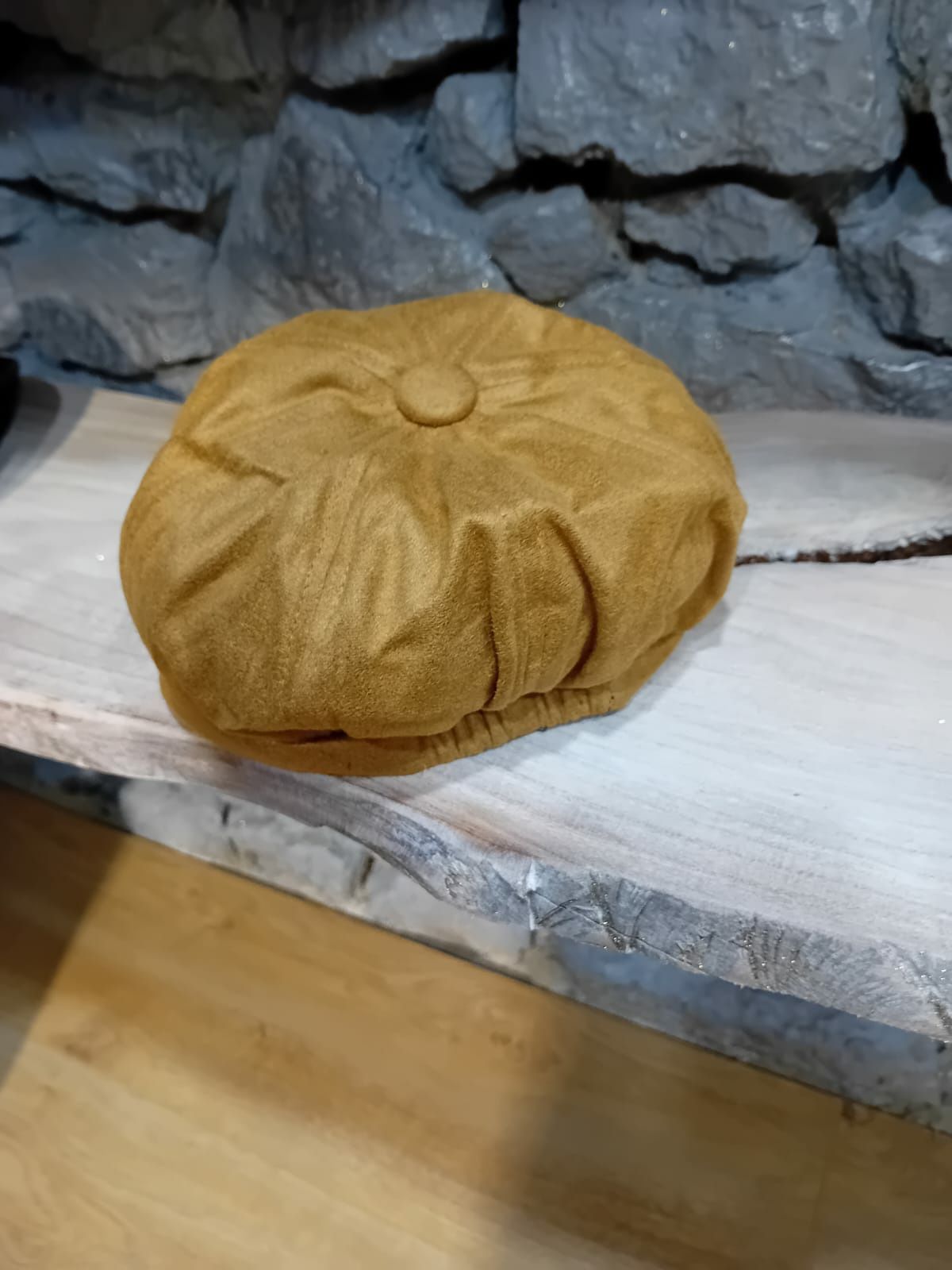 Modny beret na głowę