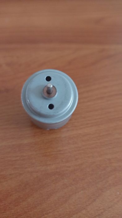 Двигун постійного струму R 140 3-6в.