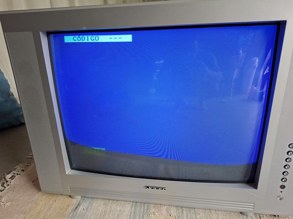 Conjunto TV + TDT + Comandos – Funciona Tudo!