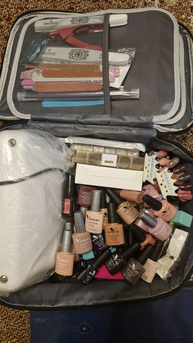 Продаю стартовий набор для маникюра