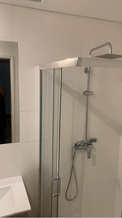 Arrenda-Se 1 Quarto de Frente para Rua.