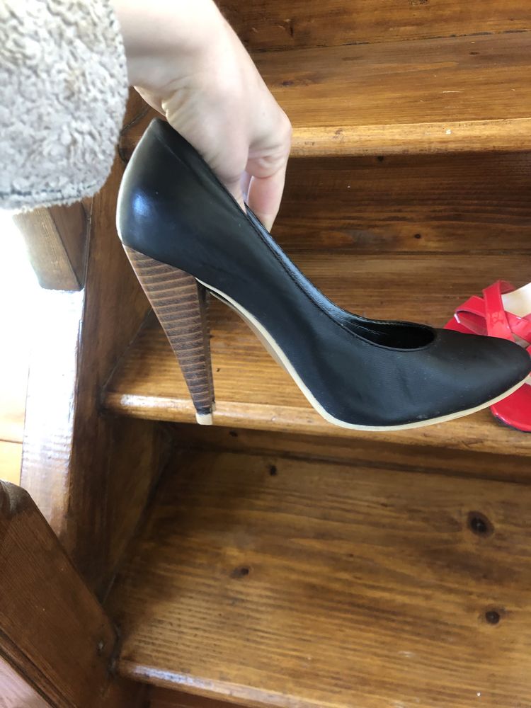 Взуття жіноче Босоніжки Туфлі