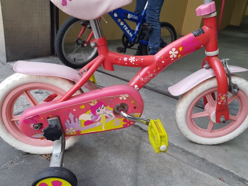 Bicicleta de criança com rodinhas