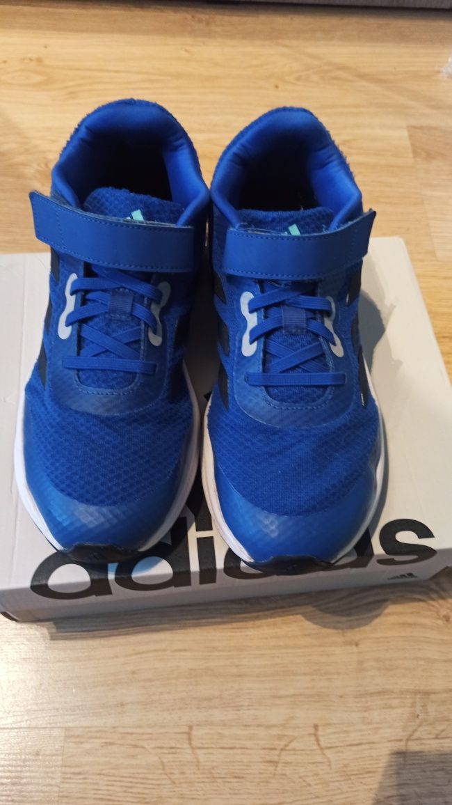 Buty Adidas dla chłopca rozmiar 39.5