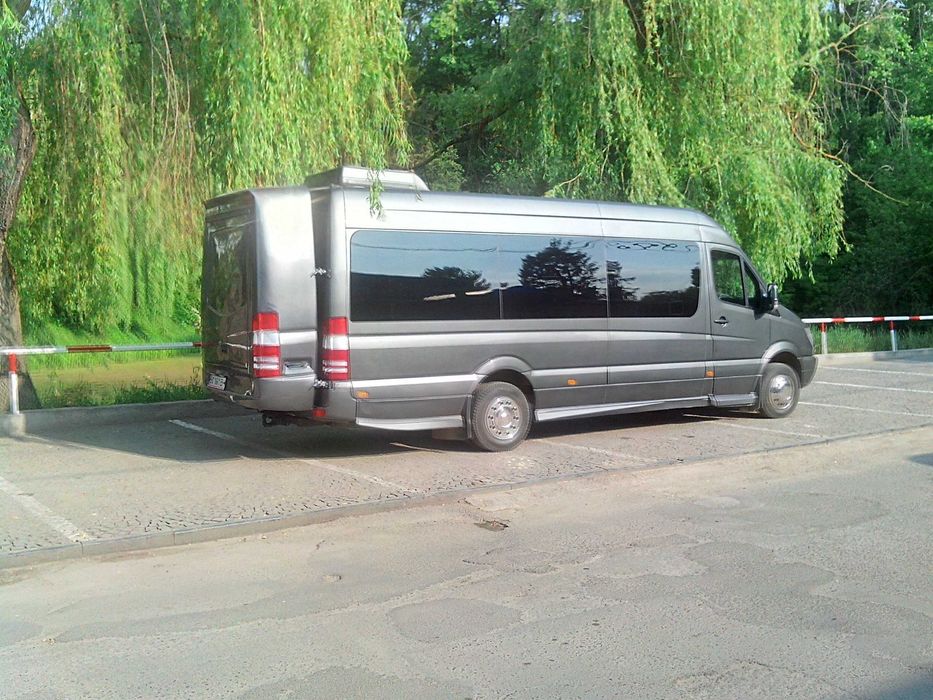 Пасажирські перевезення до 21 пас. місць.