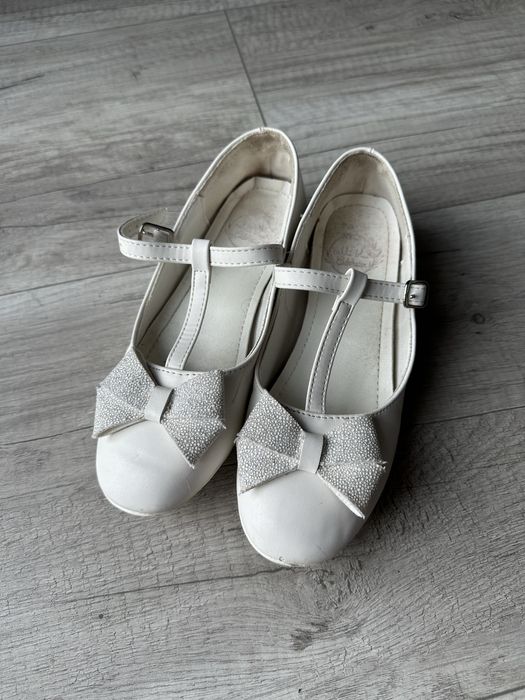 Sprzedam buty komunine