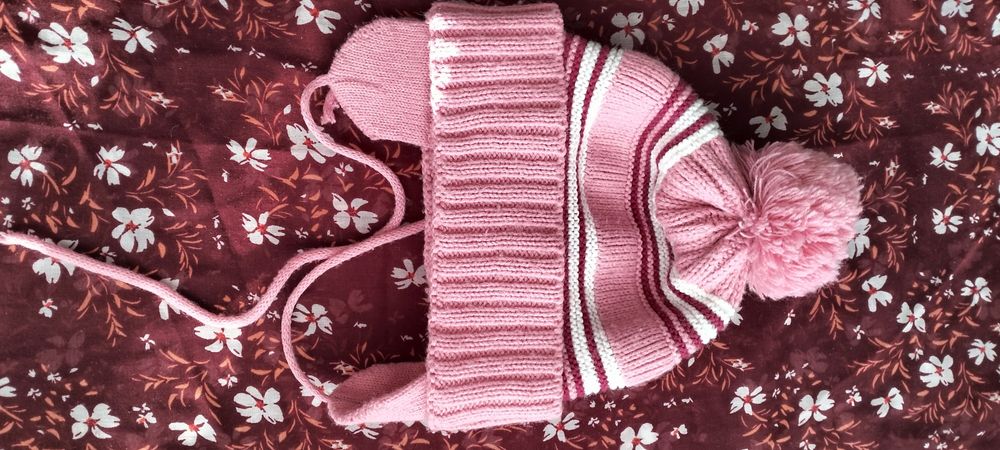 Czapka zimowa z pomponem, 2-4 lata, rozm. 46-48 z metki